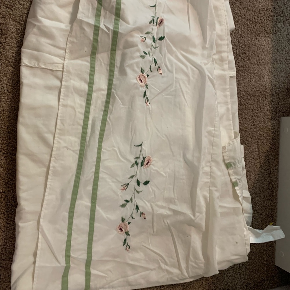 Decorative King Ruffle Skirt and 2 Pillow Shams